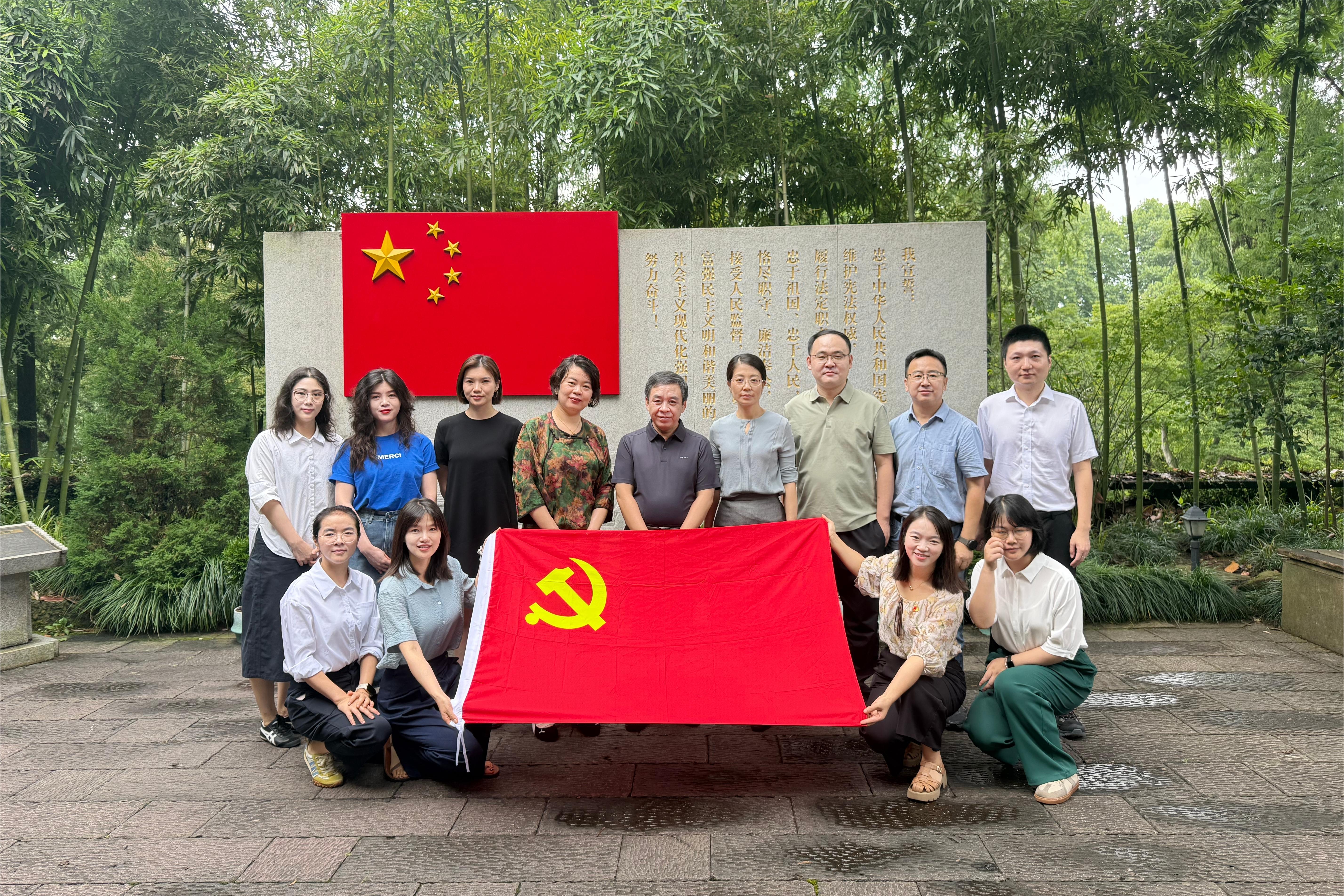 省二輕集團(tuán)舉辦省屬企業(yè)公司律師聯(lián)席會(huì)議暨黨建聯(lián)建活動(dòng)