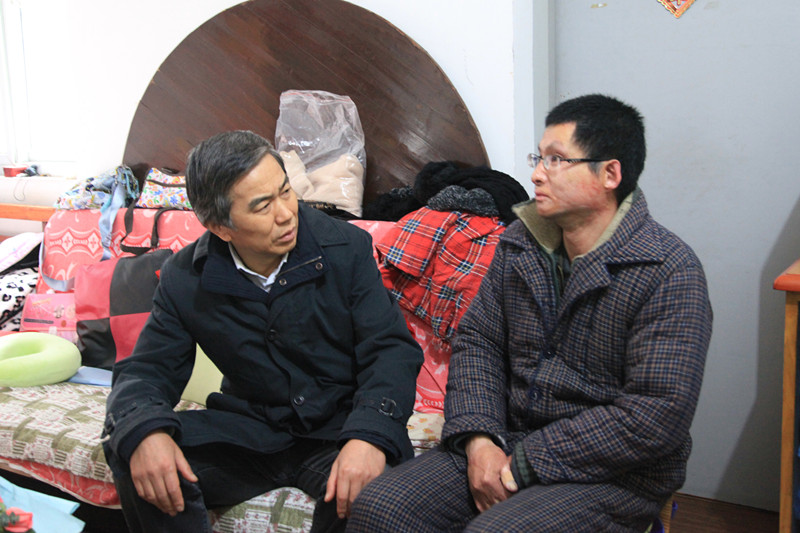 親切的慰問，溫暖的關懷<br/>——集團公司領導走訪慰問困難職工