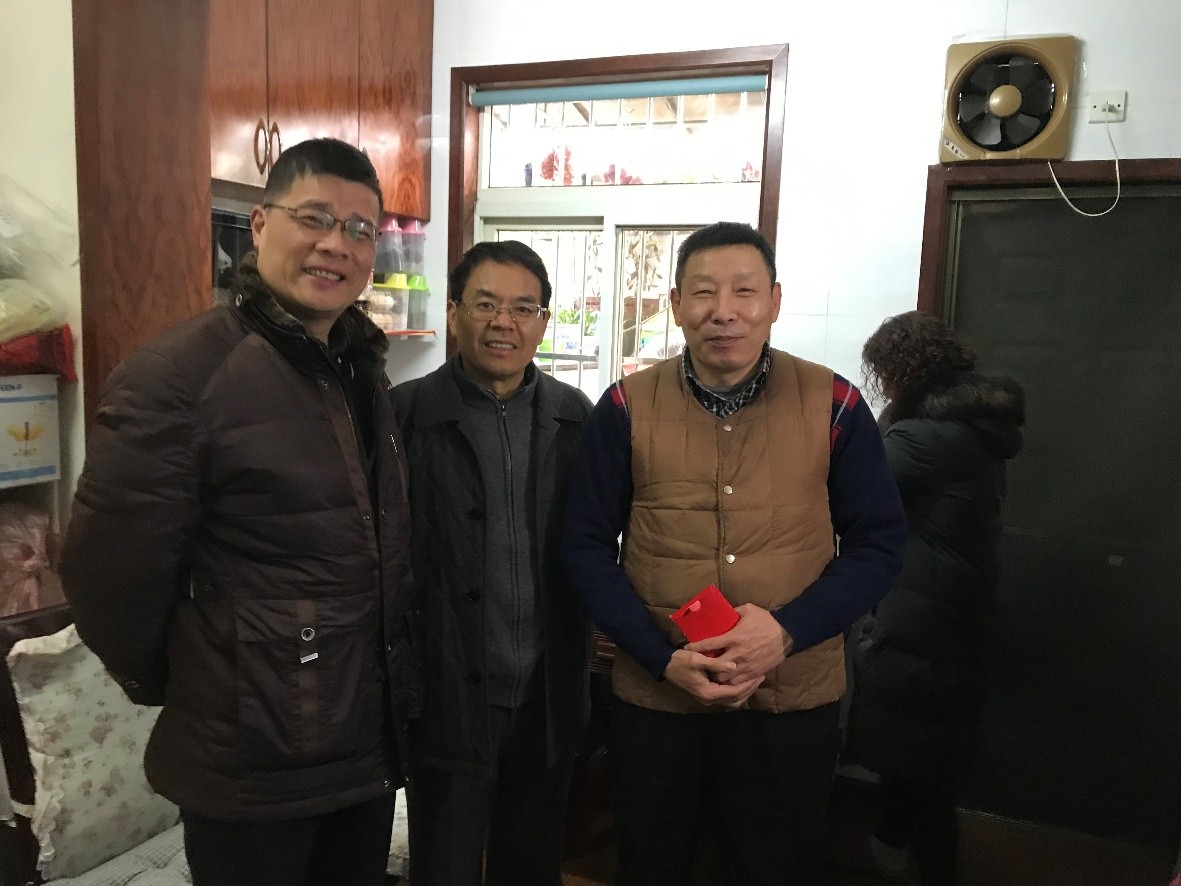 集團(tuán)公司黨委委員副總經(jīng)理徐旭陽走訪慰問信聯(lián)鋼鐵困難黨員