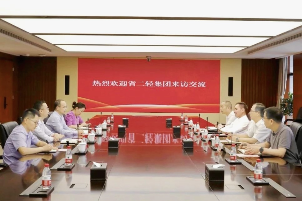 孫哲君一行到浙資運營、機場集團和文投集團走訪交流